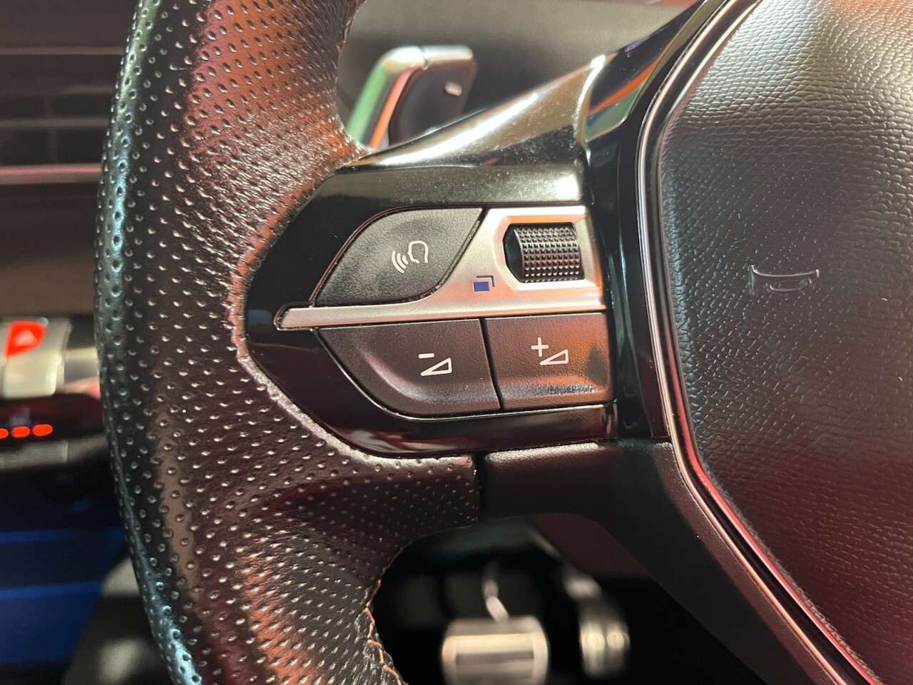 2023 PEUGEOT 3008 2023 PEUGEOT 3008