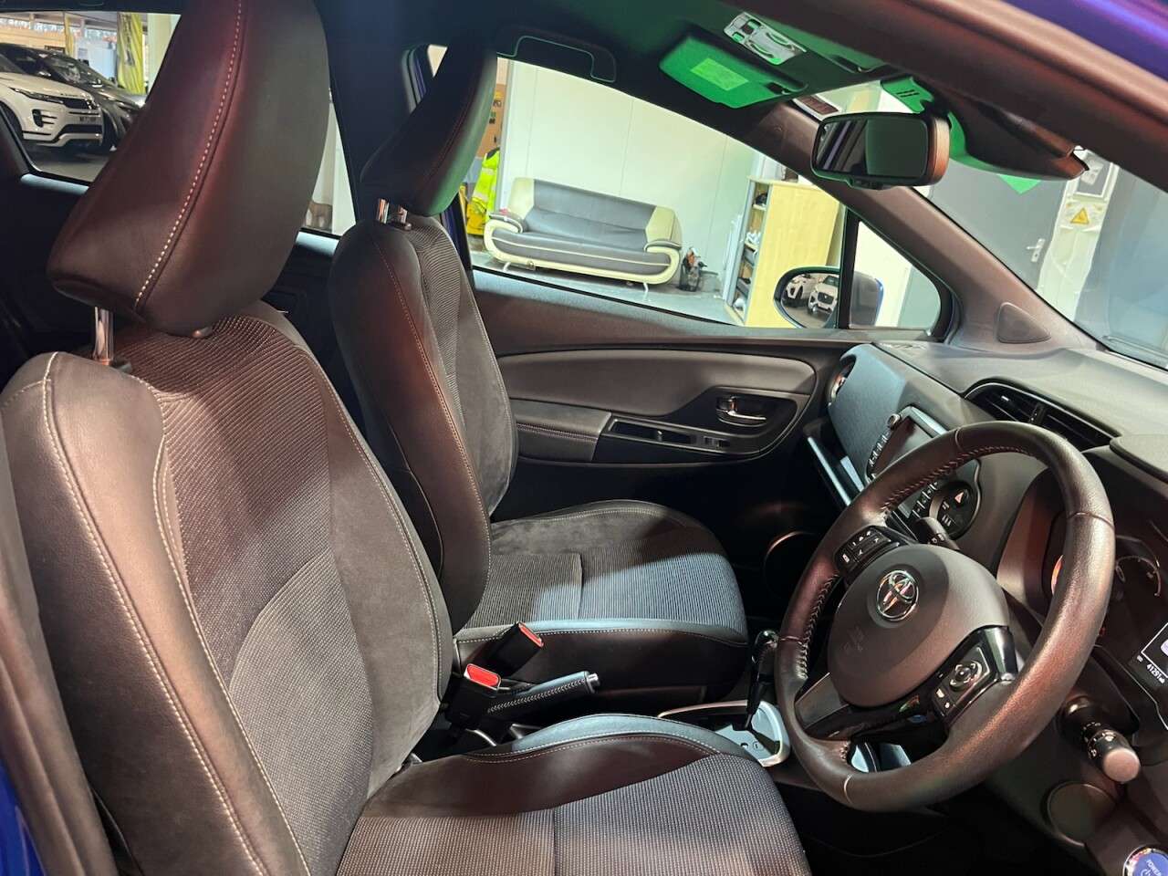 A 2017 TOYOTA YARIS 1.5 VVT-h Excel Hatchback 5dr Petrol Hybrid E-CVT Euro 6 (s/s) (15in Alloy) A 2017 TOYOTA YARIS 1.5 VVT-h Excel Hatchback 5dr Petrol Hybrid E-CVT Euro 6 (s/s) (15in Alloy)