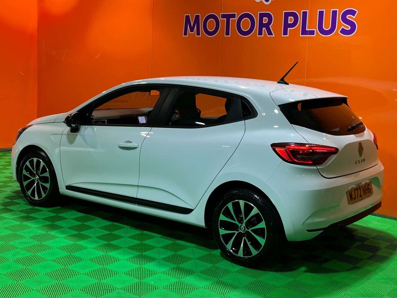 A 2022 RENAULT CLIO 1.0 TCe Evolution Hatchback 5dr Petrol Manual Euro 6 (s/s) (90 ps) Visit Ov A 2022 RENAULT CLIO 1.0 TCe Evolution Hatchback 5dr Petrol Manual Euro 6 (s/s) (90 ps) Visit Ov