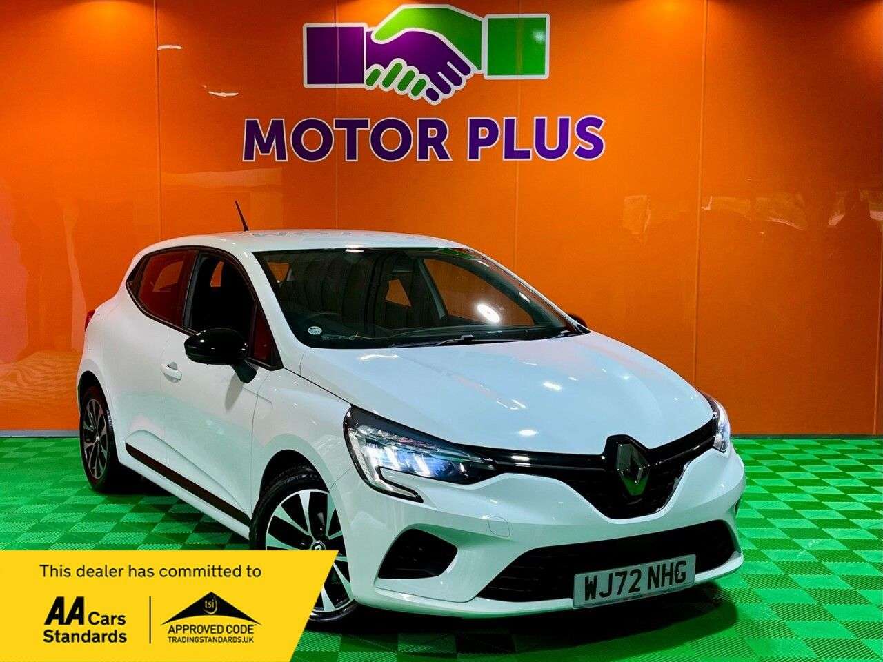 A 2022 RENAULT CLIO 1.0 TCe Evolution Hatchback 5dr Petrol Manual Euro 6 (s/s) (90 ps) Visit Ov A 2022 RENAULT CLIO 1.0 TCe Evolution Hatchback 5dr Petrol Manual Euro 6 (s/s) (90 ps) Visit Ov