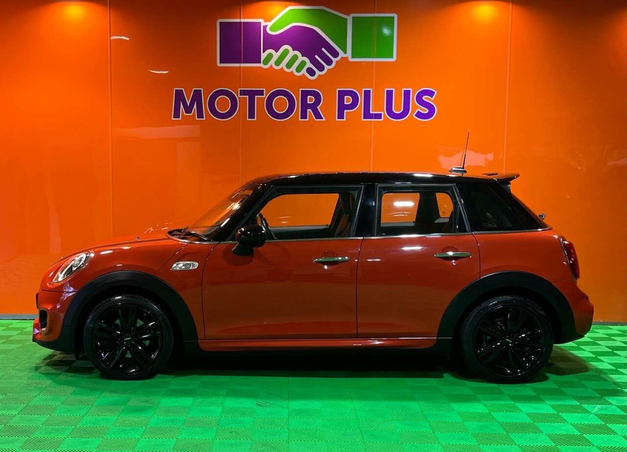 A 2019 MINI HATCH 2.0 Cooper S Sport Hatchback 5dr Petrol Steptronic Euro 6 (s/s) (192 ps) Vi A 2019 MINI HATCH 2.0 Cooper S Sport Hatchback 5dr Petrol Steptronic Euro 6 (s/s) (192 ps) Vi