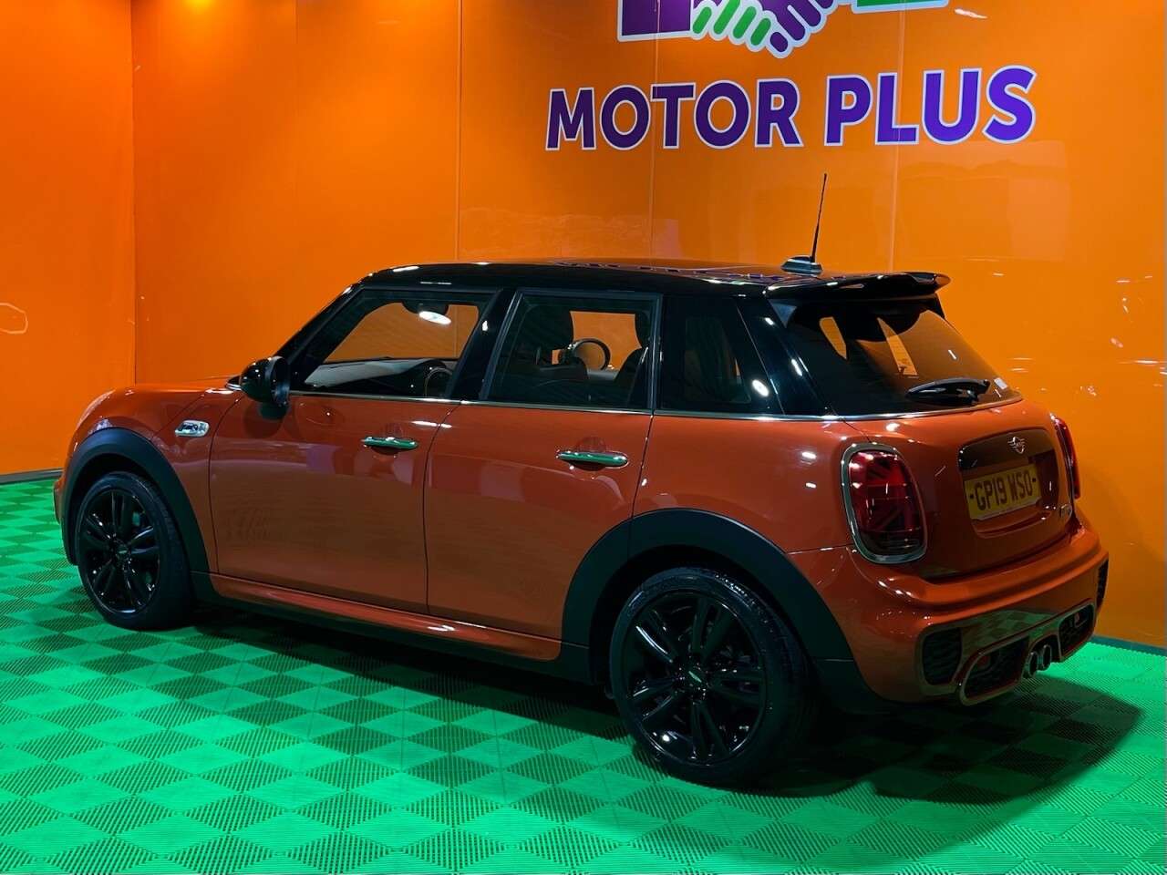 A 2019 MINI HATCH 2.0 Cooper S Sport Hatchback 5dr Petrol Steptronic Euro 6 (s/s) (192 ps) Vi A 2019 MINI HATCH 2.0 Cooper S Sport Hatchback 5dr Petrol Steptronic Euro 6 (s/s) (192 ps) Vi