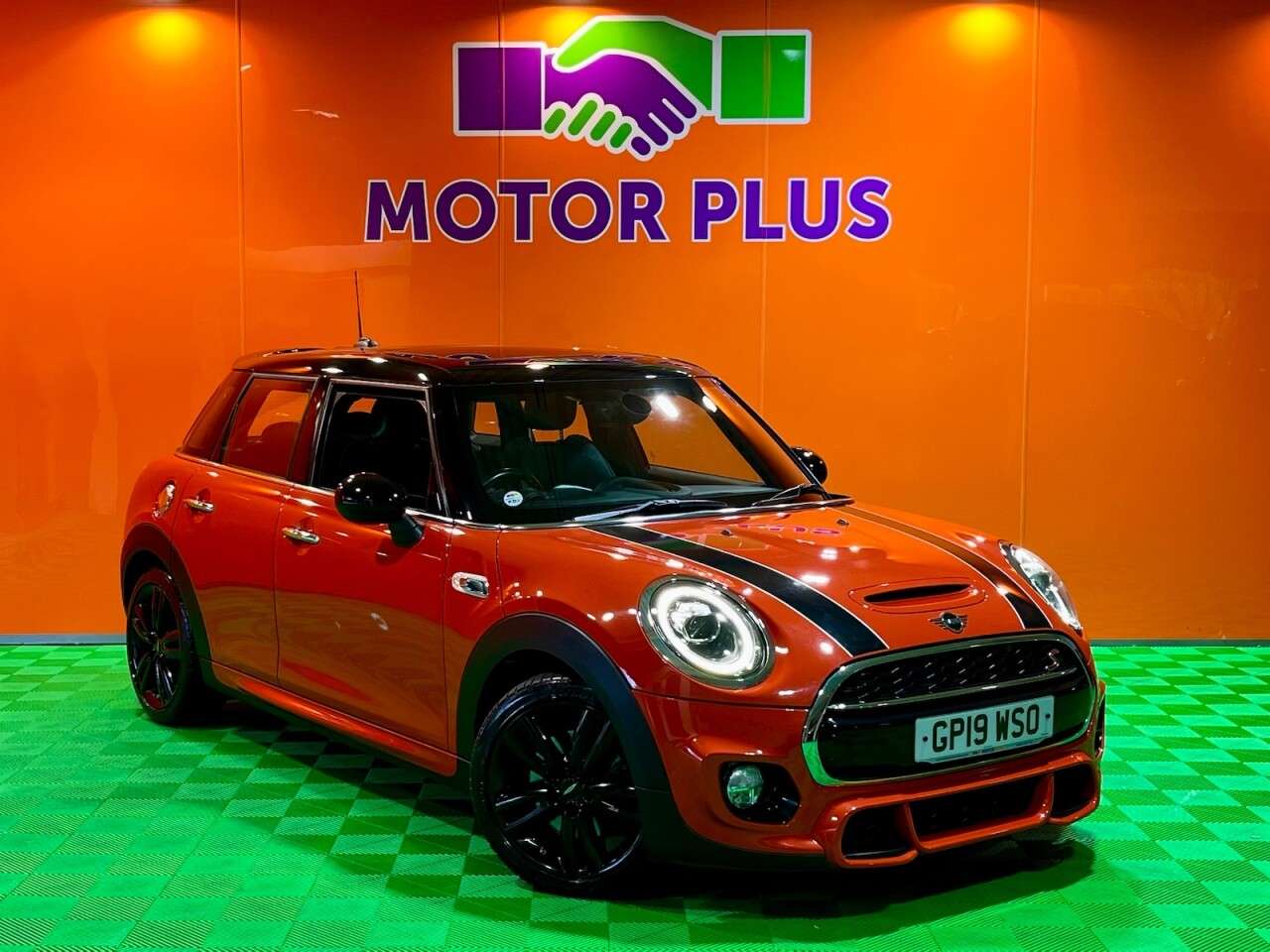 A 2019 MINI HATCH 2.0 Cooper S Sport Hatchback 5dr Petrol Steptronic Euro 6 (s/s) (192 ps) Vi A 2019 MINI HATCH 2.0 Cooper S Sport Hatchback 5dr Petrol Steptronic Euro 6 (s/s) (192 ps) Vi