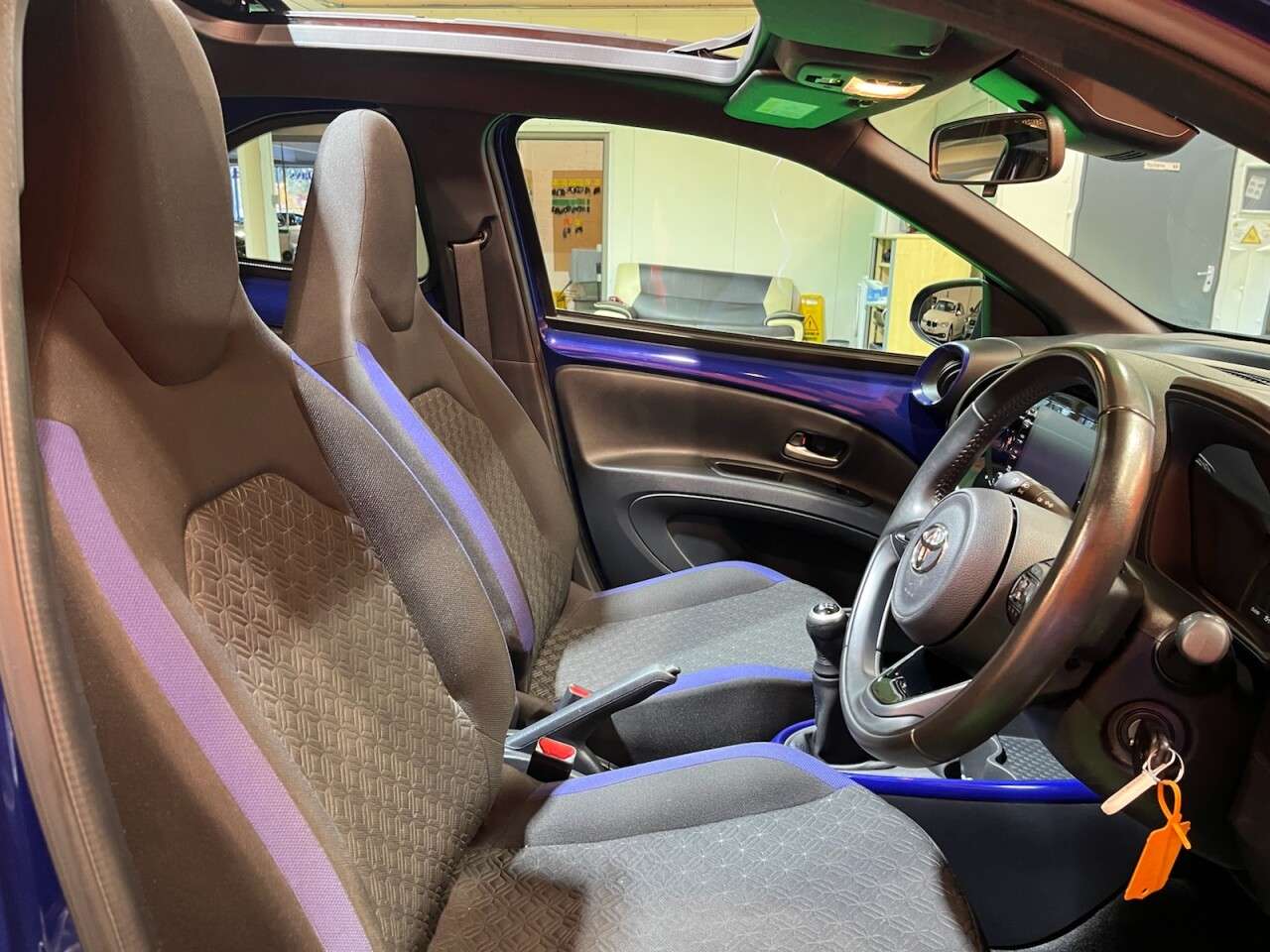 A 2022 TOYOTA AYGO X 1.0 VVT-i Edge Hatchback 5dr Petrol Manual Euro 6 (s/s) (72 ps) Visit Over A 2022 TOYOTA AYGO X 1.0 VVT-i Edge Hatchback 5dr Petrol Manual Euro 6 (s/s) (72 ps) Visit Over