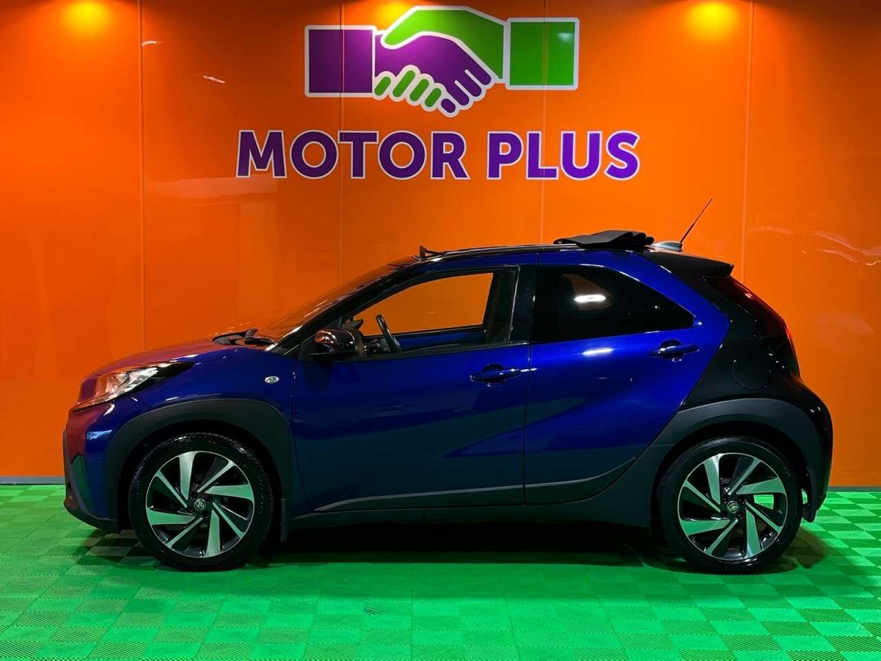 A 2022 TOYOTA AYGO X 1.0 VVT-i Edge Hatchback 5dr Petrol Manual Euro 6 (s/s) (72 ps) Visit Over A 2022 TOYOTA AYGO X 1.0 VVT-i Edge Hatchback 5dr Petrol Manual Euro 6 (s/s) (72 ps) Visit Over