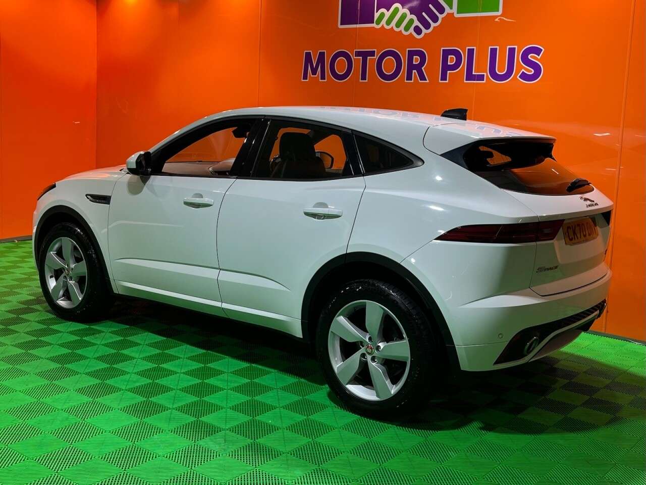 A 2020 JAGUAR E-PACE 2.0 D180 R-Dynamic SE SUV 5dr Diesel Auto AWD Euro 6 (s/s) (180 ps) Visit O A 2020 JAGUAR E-PACE 2.0 D180 R-Dynamic SE SUV 5dr Diesel Auto AWD Euro 6 (s/s) (180 ps) Visit O