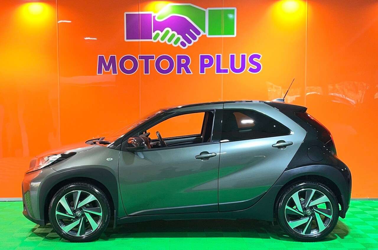 A 2023 TOYOTA AYGO X 1.0 VVT-i Edge Hatchback 5dr Petrol Manual Euro 6 (s/s) (72 ps) Visit Over A 2023 TOYOTA AYGO X 1.0 VVT-i Edge Hatchback 5dr Petrol Manual Euro 6 (s/s) (72 ps) Visit Over