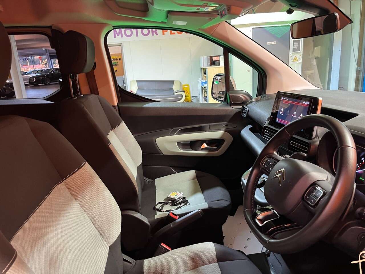 A 2020 CITROEN BERLINGO BLUEHDI FEEL M S/S EAT8 A 2020 CITROEN BERLINGO BLUEHDI FEEL M S/S EAT8
