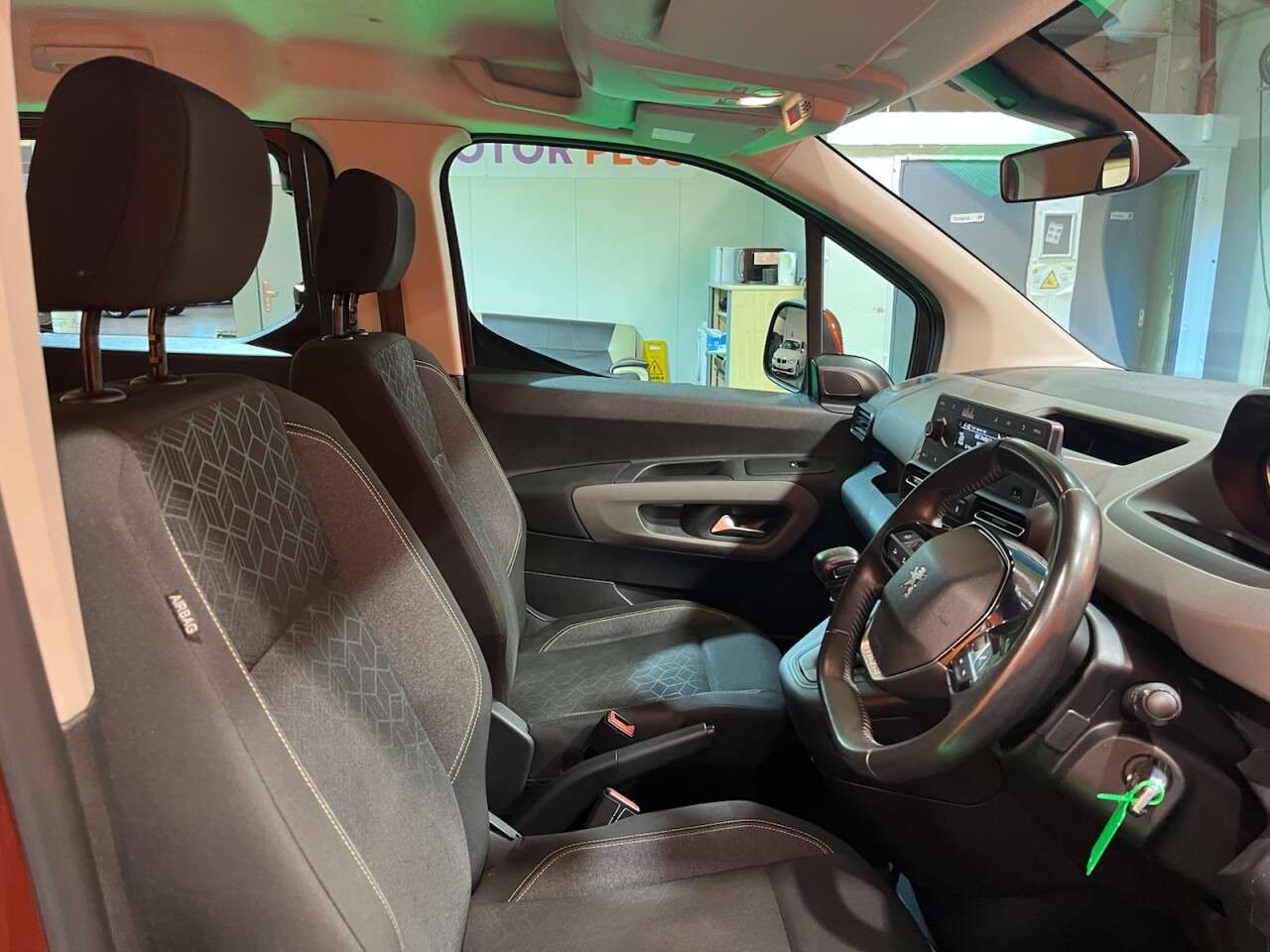 A 2019 PEUGEOT RIFTER 1.2 PureTech Active Standard MPV 5dr Petrol Manual Euro 6 (s/s) (110 ps) Vi A 2019 PEUGEOT RIFTER 1.2 PureTech Active Standard MPV 5dr Petrol Manual Euro 6 (s/s) (110 ps) Vi