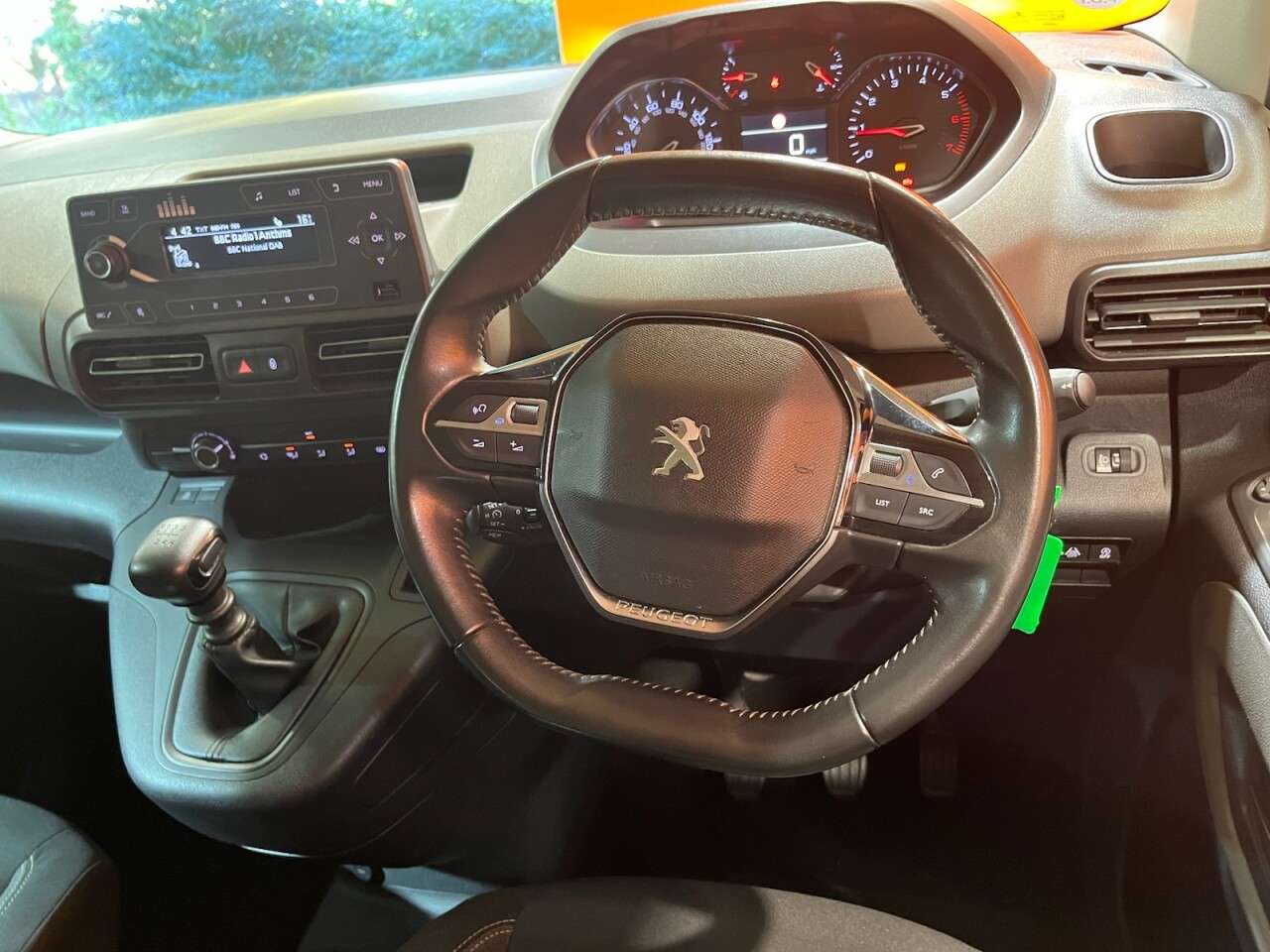 A 2019 PEUGEOT RIFTER 1.2 PureTech Active Standard MPV 5dr Petrol Manual Euro 6 (s/s) (110 ps) Vi A 2019 PEUGEOT RIFTER 1.2 PureTech Active Standard MPV 5dr Petrol Manual Euro 6 (s/s) (110 ps) Vi