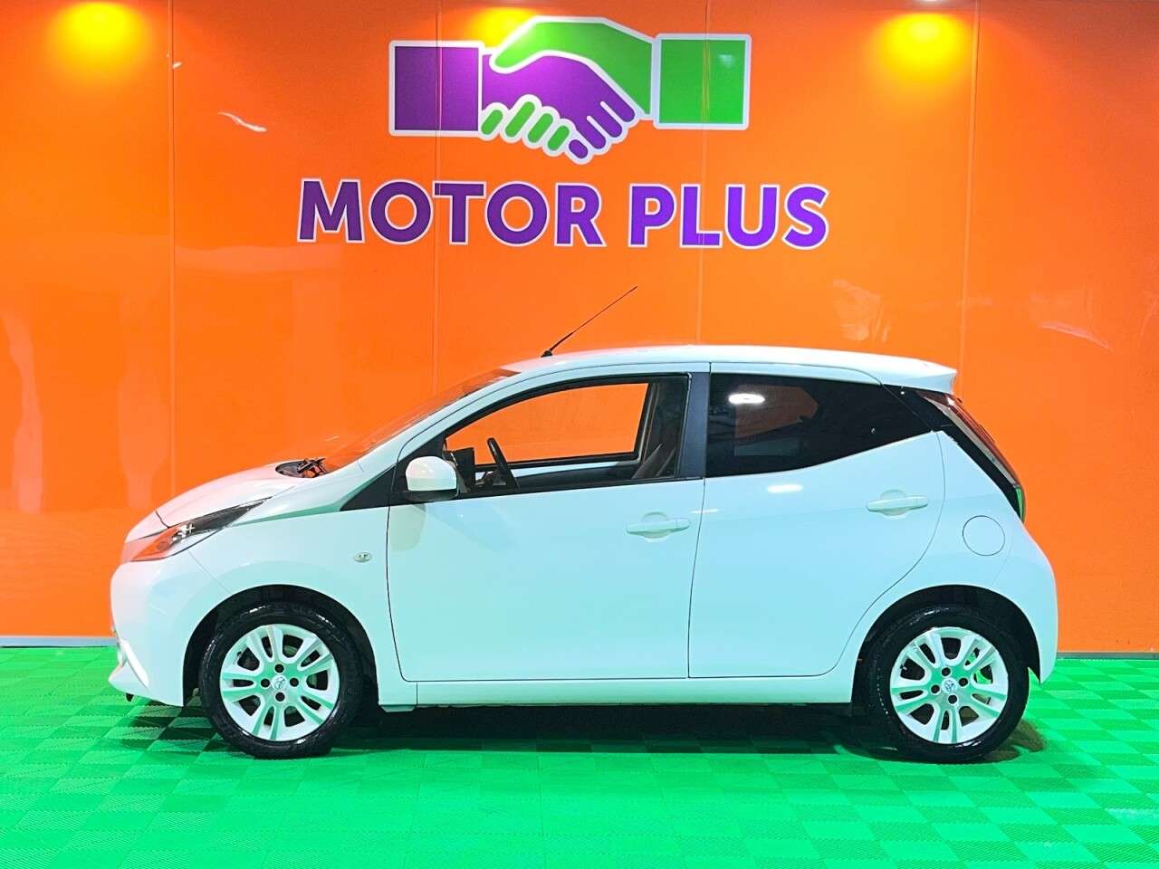 A 2016 TOYOTA AYGO 1.0 VVT-i x-pure Hatchback 5dr Petrol Manual Euro 6 (68 ps) Visit Over 400 A 2016 TOYOTA AYGO 1.0 VVT-i x-pure Hatchback 5dr Petrol Manual Euro 6 (68 ps) Visit Over 400