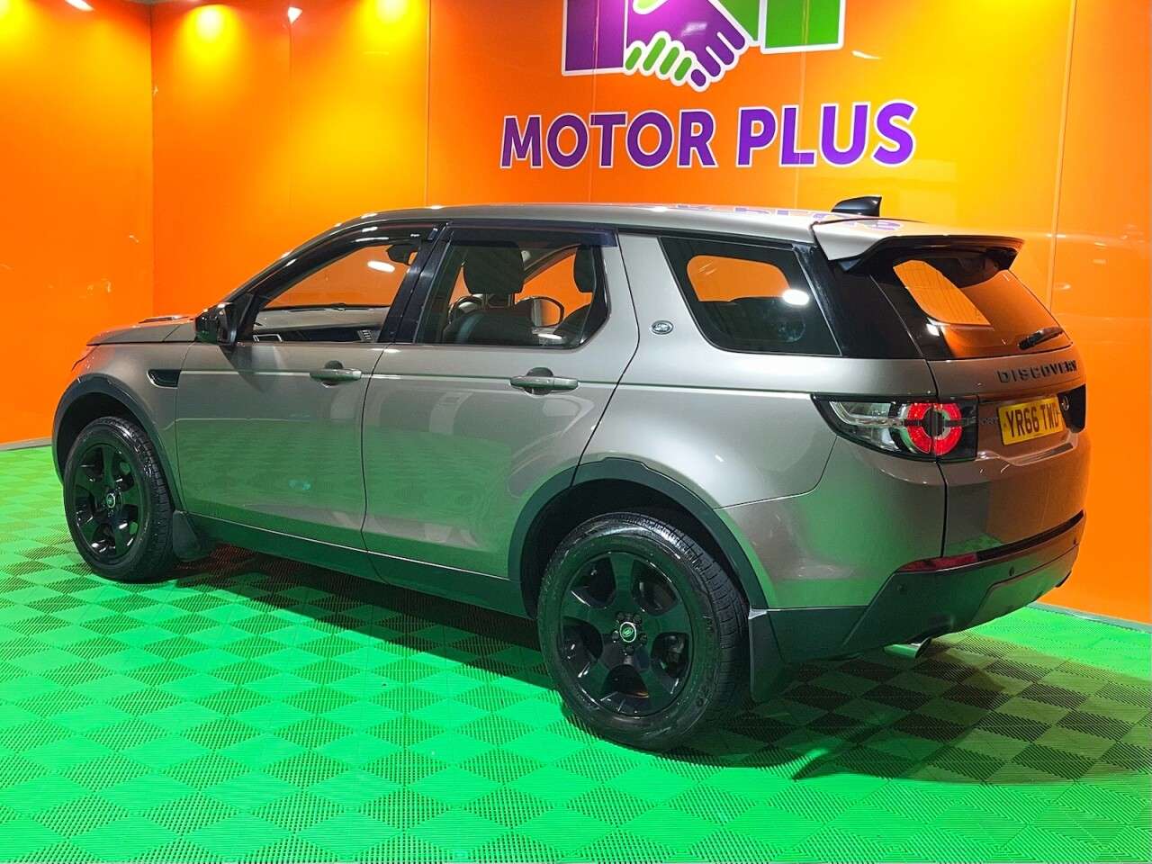 A 2016 LAND ROVER DISCOVERY SPORT 2.0 TD4 SE Tech SUV 5dr Diesel Manual 4WD Euro 6 (s/s) (5 Seat) (150 ps) Vi A 2016 LAND ROVER DISCOVERY SPORT 2.0 TD4 SE Tech SUV 5dr Diesel Manual 4WD Euro 6 (s/s) (5 Seat) (150 ps) Vi