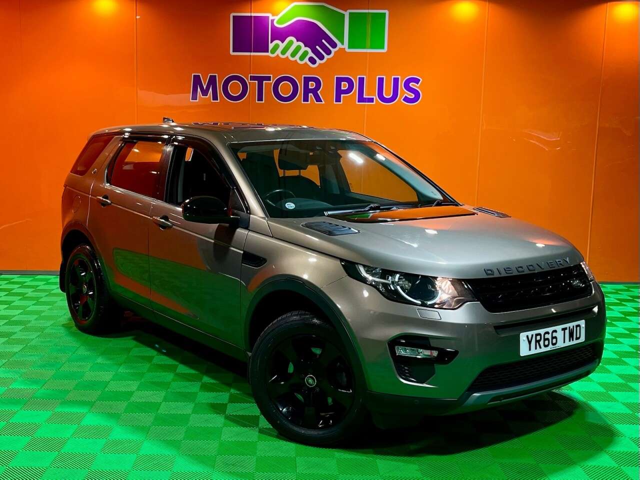 A 2016 LAND ROVER DISCOVERY SPORT 2.0 TD4 SE Tech SUV 5dr Diesel Manual 4WD Euro 6 (s/s) (5 Seat) (150 ps) Vi A 2016 LAND ROVER DISCOVERY SPORT 2.0 TD4 SE Tech SUV 5dr Diesel Manual 4WD Euro 6 (s/s) (5 Seat) (150 ps) Vi