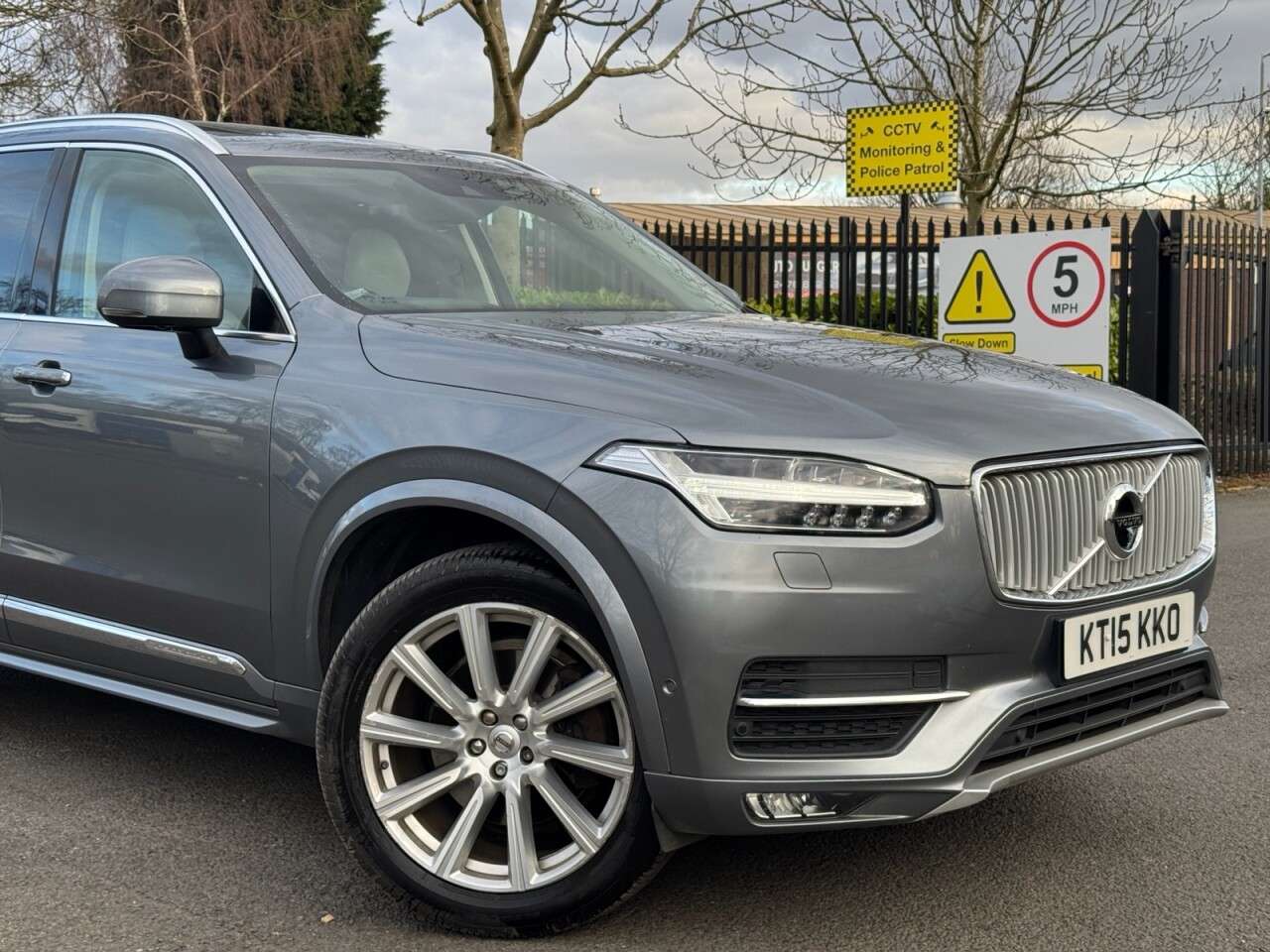 A 2015 VOLVO XC90 2.0 D5 Inscription SUV 5dr Diesel Geartronic 4WD Euro 6 (s/s) (225 ps) A 2015 VOLVO XC90 2.0 D5 Inscription SUV 5dr Diesel Geartronic 4WD Euro 6 (s/s) (225 ps)