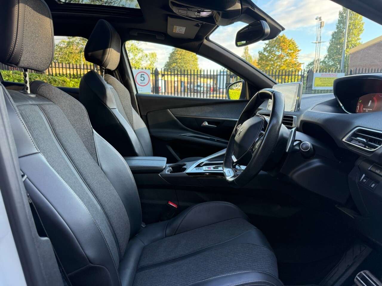 2019 PEUGEOT 3008 2019 PEUGEOT 3008