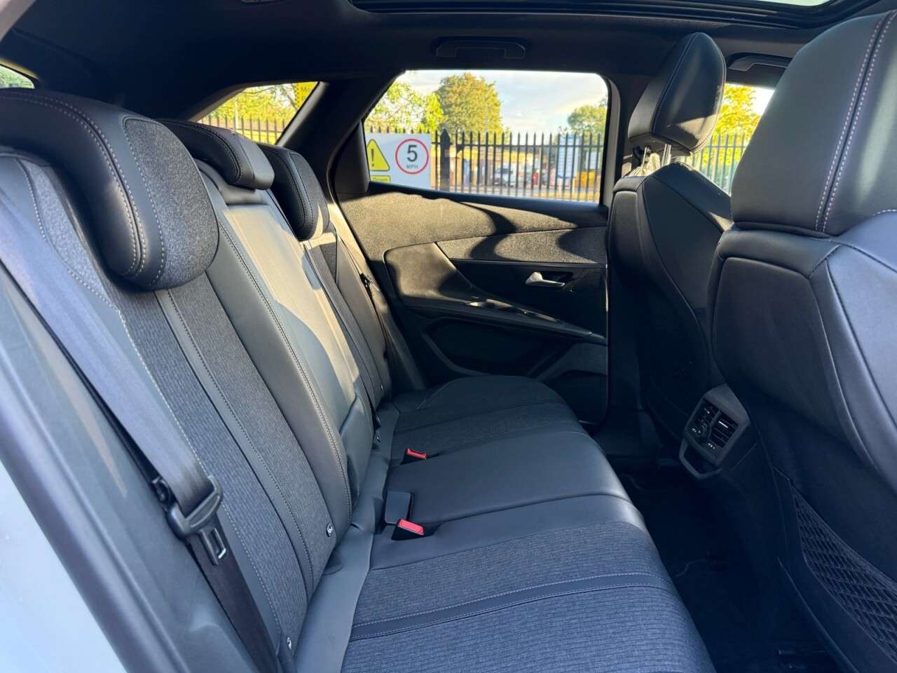 2019 PEUGEOT 3008 2019 PEUGEOT 3008
