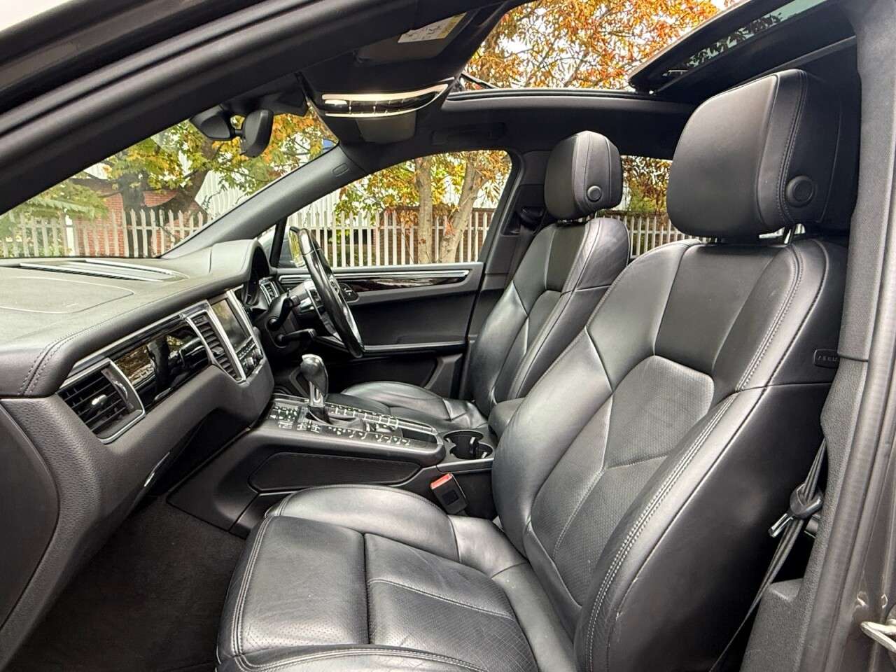 2015 PORSCHE MACAN 2015 PORSCHE MACAN