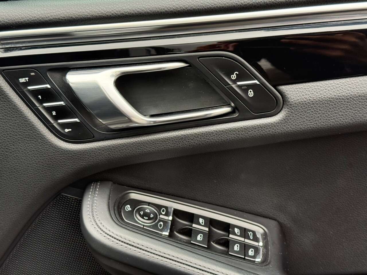 2015 PORSCHE MACAN 2015 PORSCHE MACAN