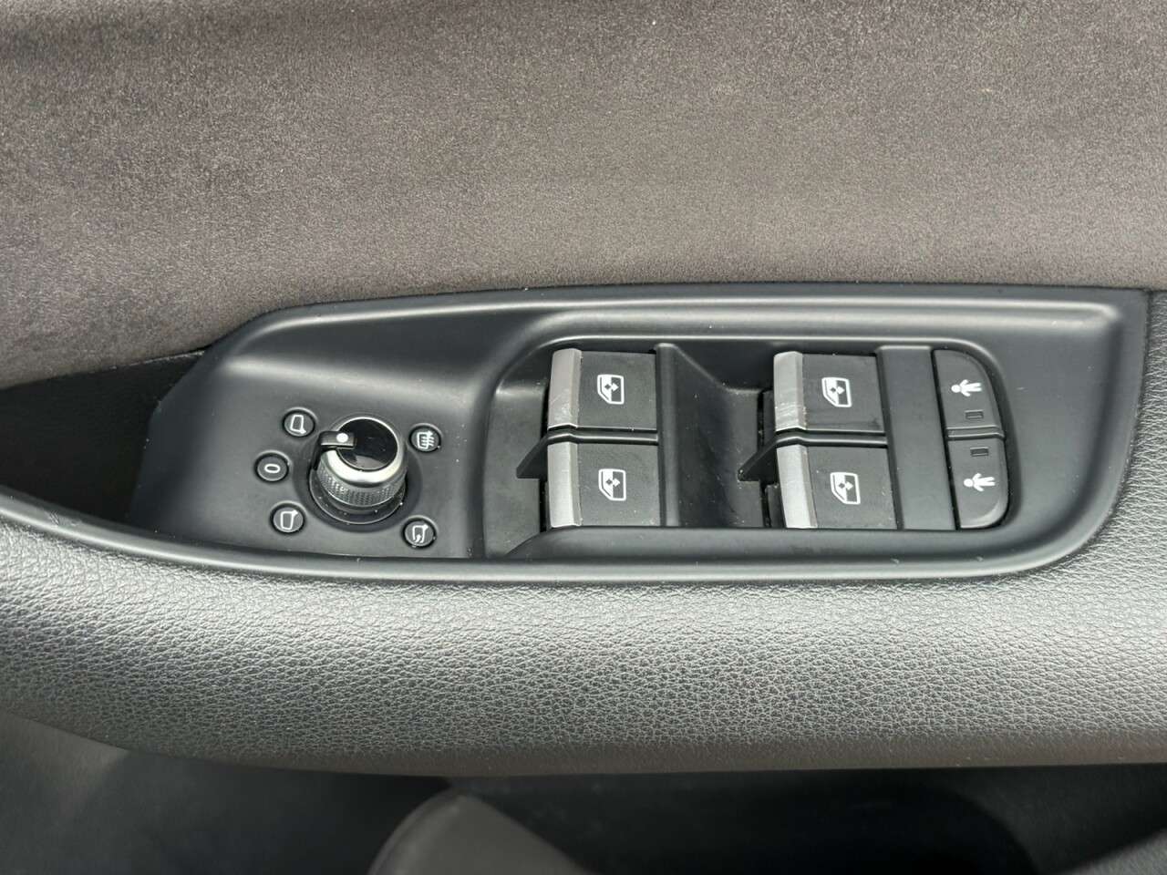 2015 AUDI Q7 2015 AUDI Q7