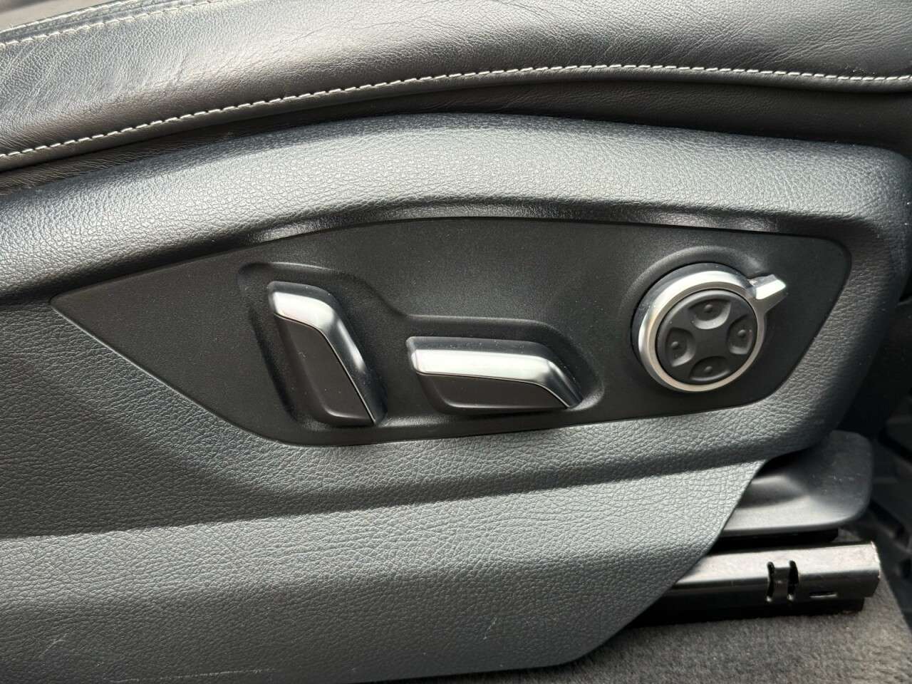 2015 AUDI Q7 2015 AUDI Q7