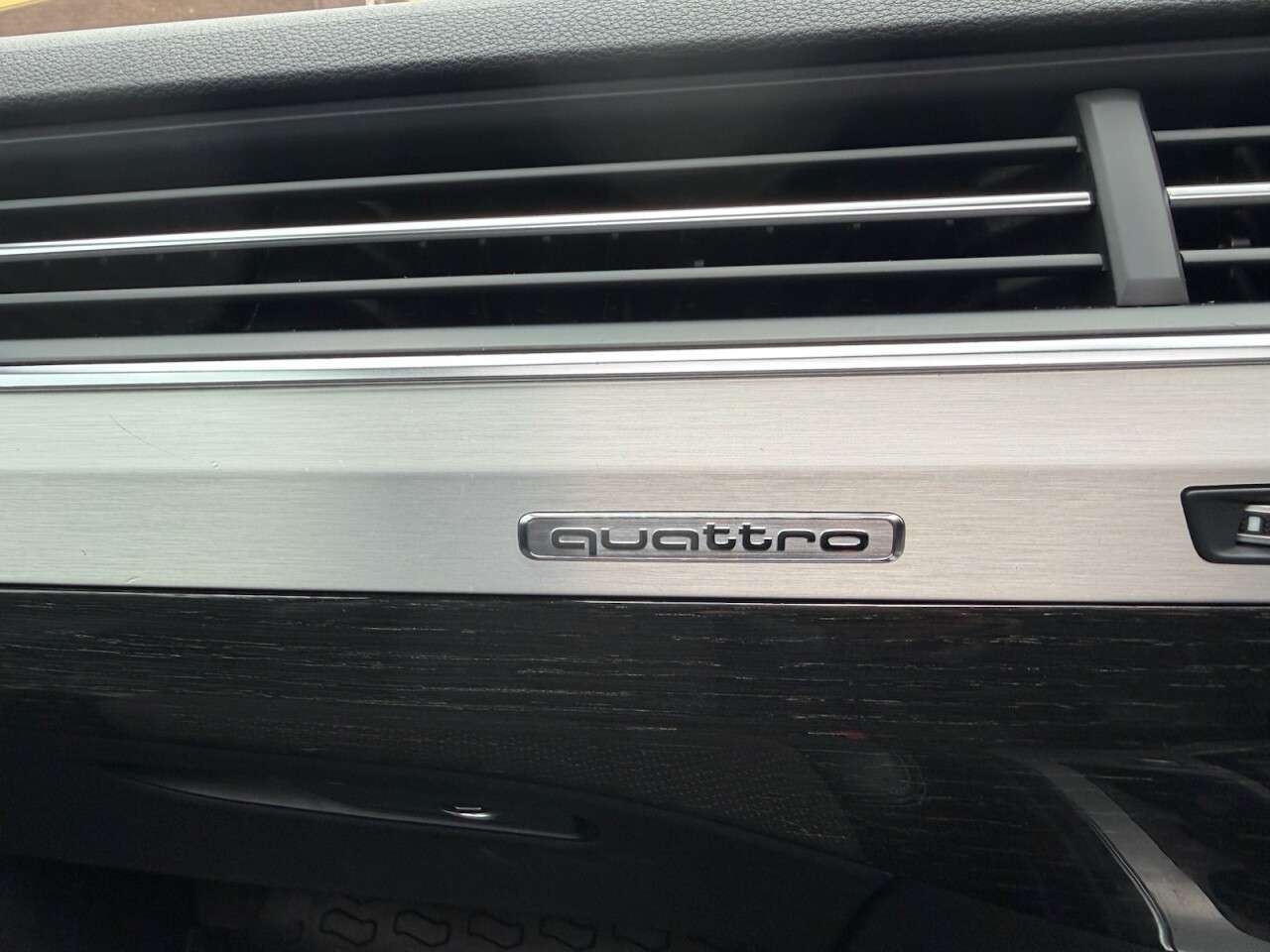 2015 AUDI Q7 2015 AUDI Q7