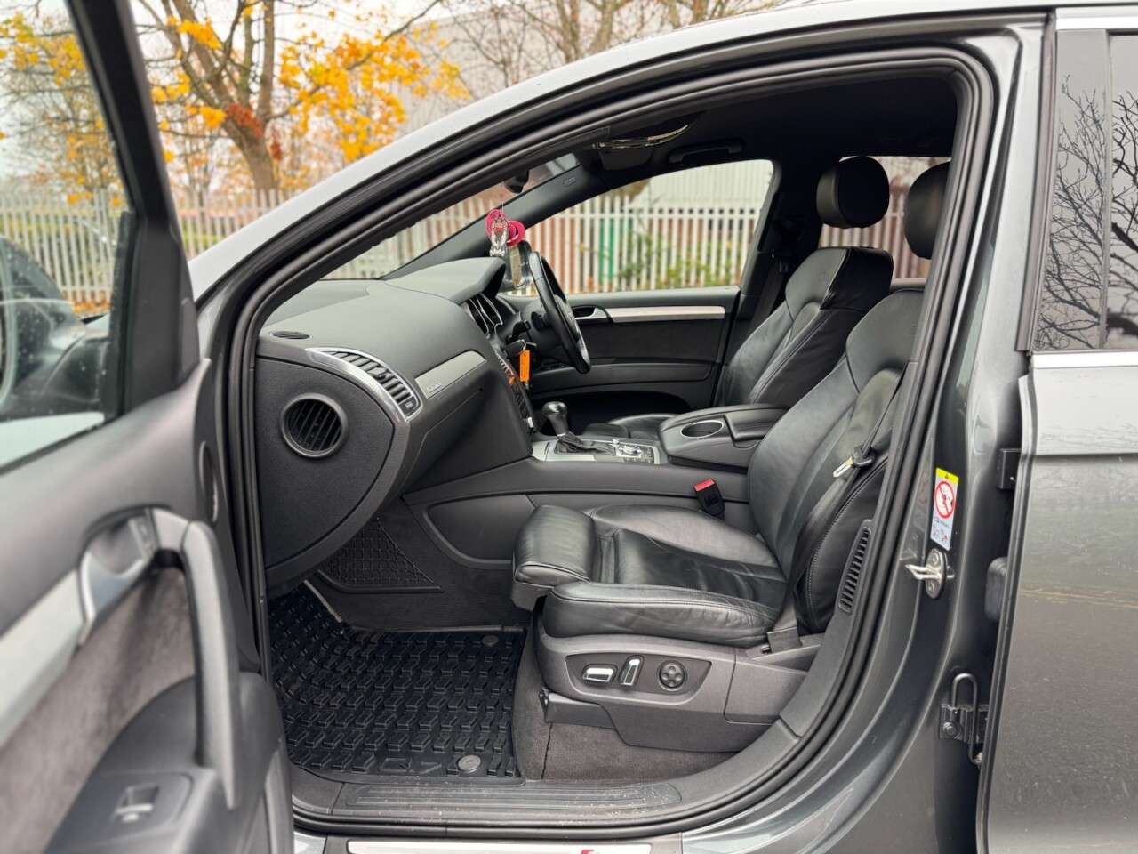 2013 AUDI Q7 2013 AUDI Q7