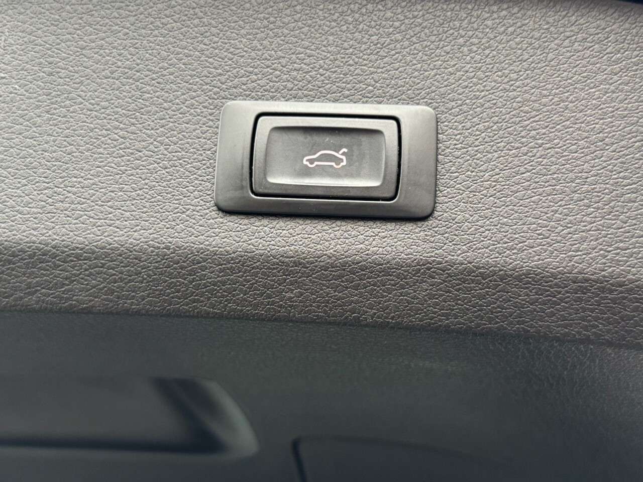 2013 AUDI Q7 2013 AUDI Q7