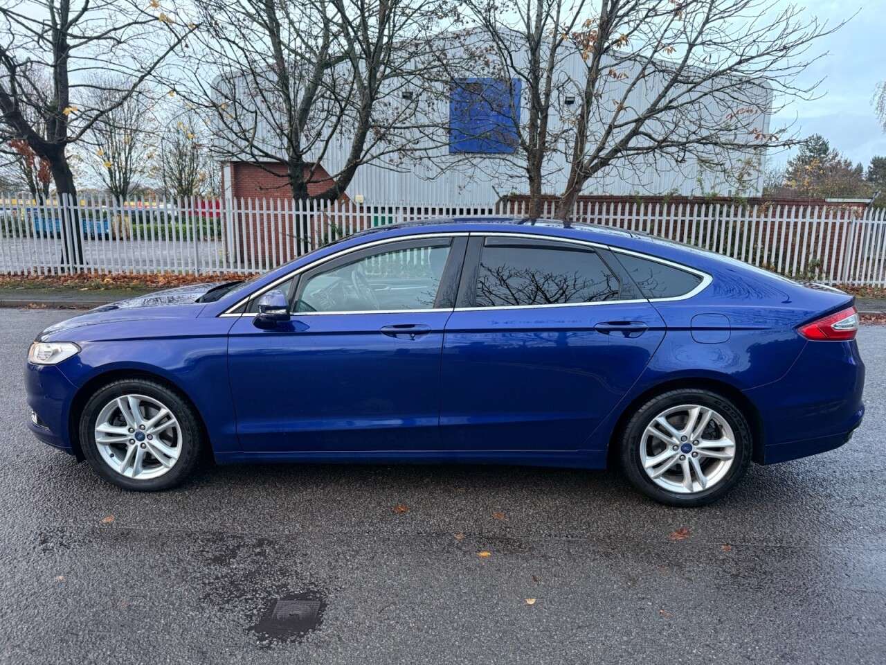A 2015 FORD MONDEO 2.0 TDCi Titanium Hatchback 5dr Diesel Manual Euro 6 (s/s) (180 ps) Hatchba A 2015 FORD MONDEO 2.0 TDCi Titanium Hatchback 5dr Diesel Manual Euro 6 (s/s) (180 ps) Hatchba