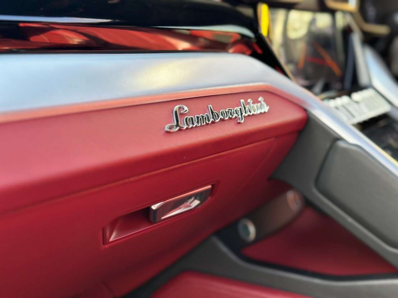 2020 LAMBORGHINI URUS 2020 LAMBORGHINI URUS