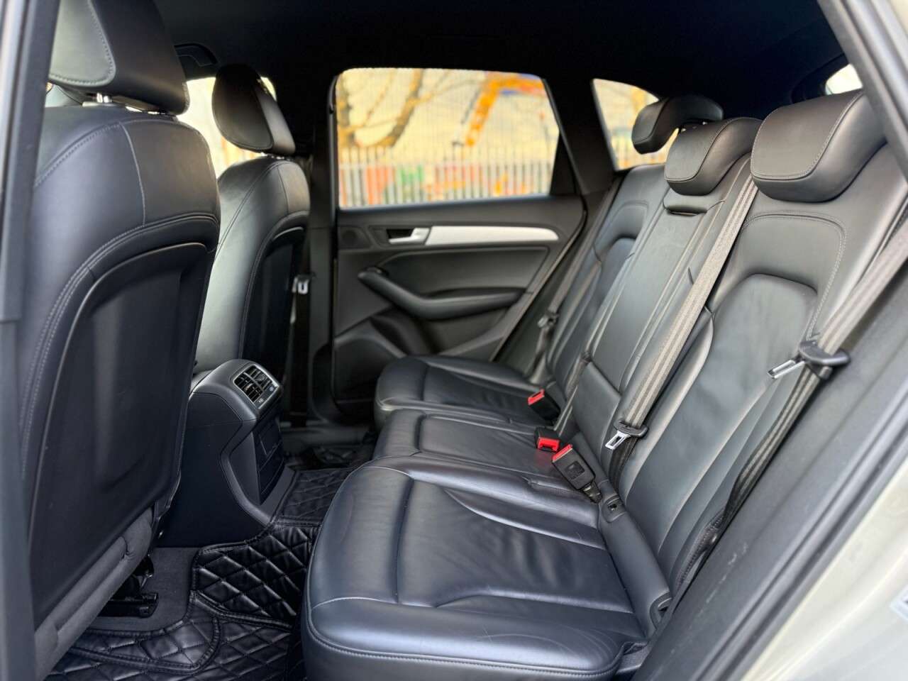 null AUDI Q5 null AUDI Q5