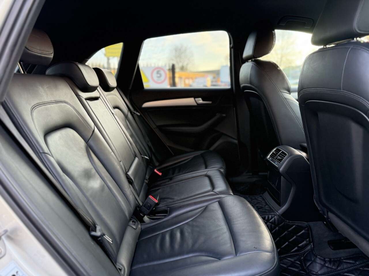 null AUDI Q5 null AUDI Q5