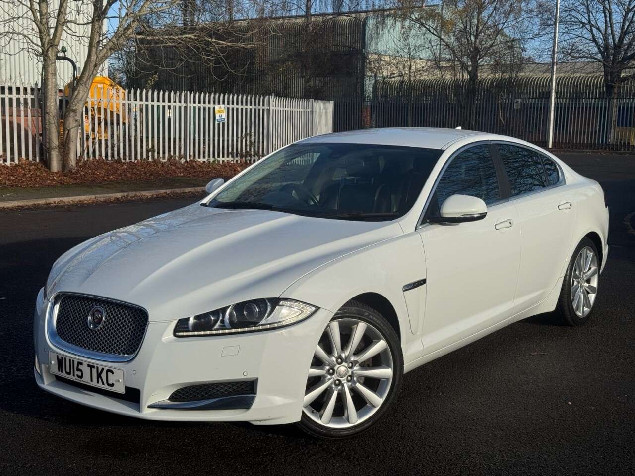 A null JAGUAR XF 2.2d Portfolio Saloon 4dr Diesel Auto Euro 5 (s/s) (200 ps) 1OFN+NAV+LTHR+H A null JAGUAR XF 2.2d Portfolio Saloon 4dr Diesel Auto Euro 5 (s/s) (200 ps) 1OFN+NAV+LTHR+H