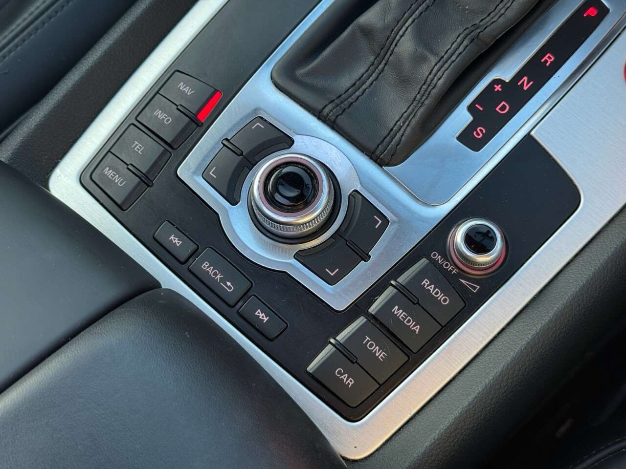 2013 AUDI Q7 2013 AUDI Q7