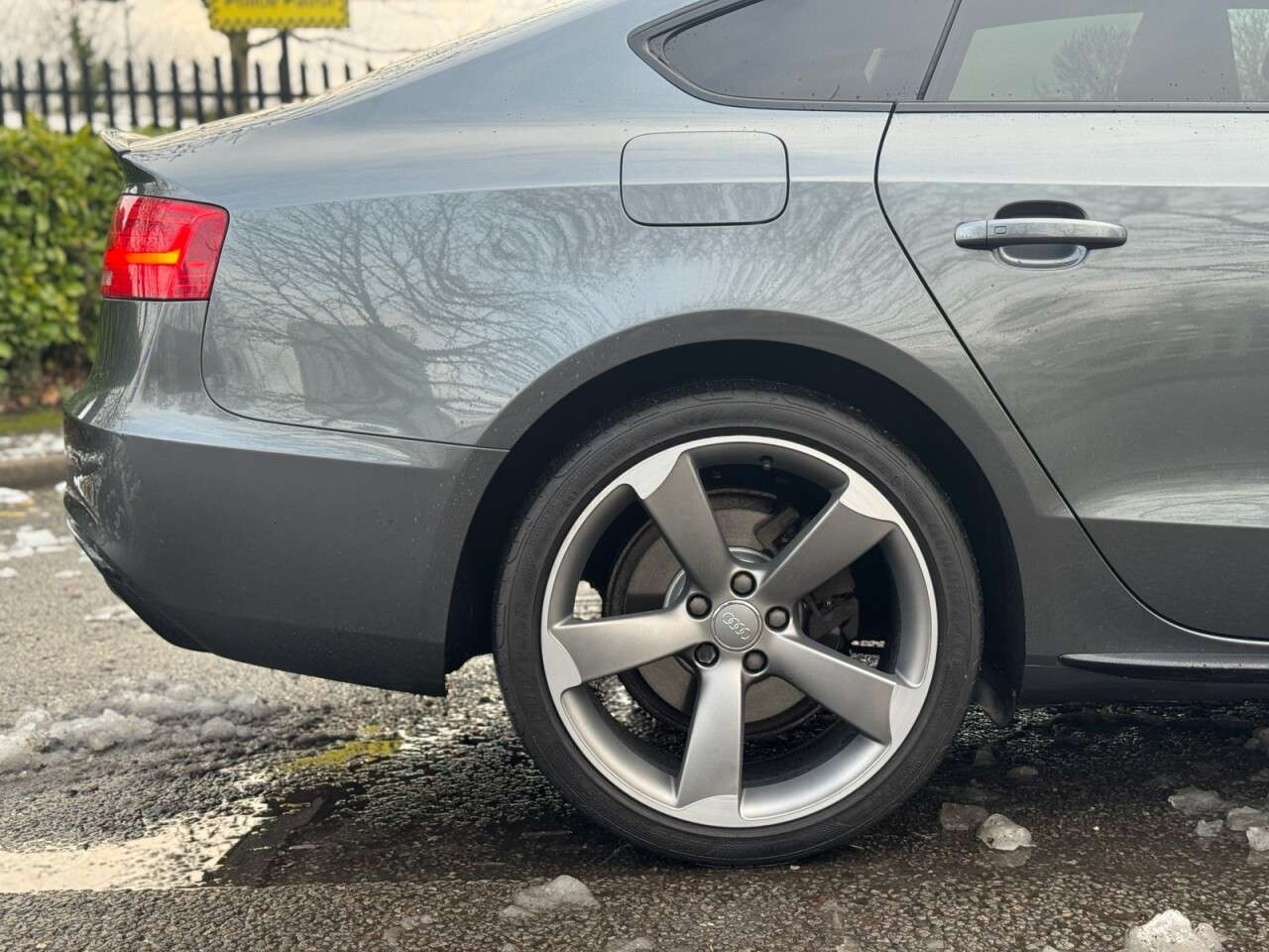 A 2015 AUDI A5 2.0 TDI Black Edition Plus Sportback 5dr Diesel S Tronic quattro Euro 6 (s/ A 2015 AUDI A5 2.0 TDI Black Edition Plus Sportback 5dr Diesel S Tronic quattro Euro 6 (s/