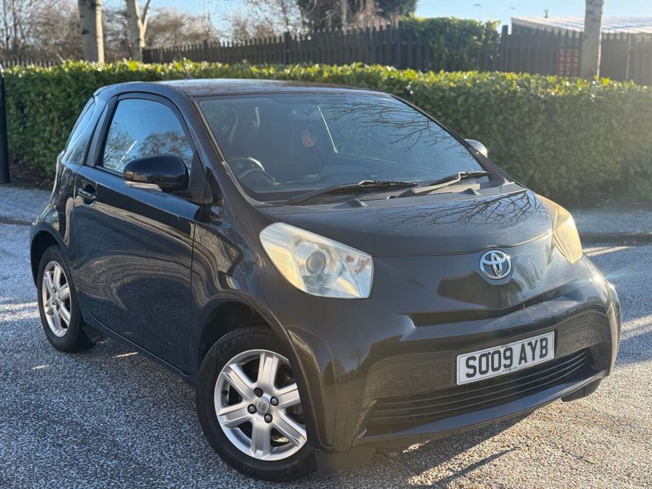 A 2009 TOYOTA IQ 1.0 VVT-i Hatchback 3dr Petrol Manual Euro 4 (68 bhp) ULEZ+SH+MOT+RADIO+PET A 2009 TOYOTA IQ 1.0 VVT-i Hatchback 3dr Petrol Manual Euro 4 (68 bhp) ULEZ+SH+MOT+RADIO+PET