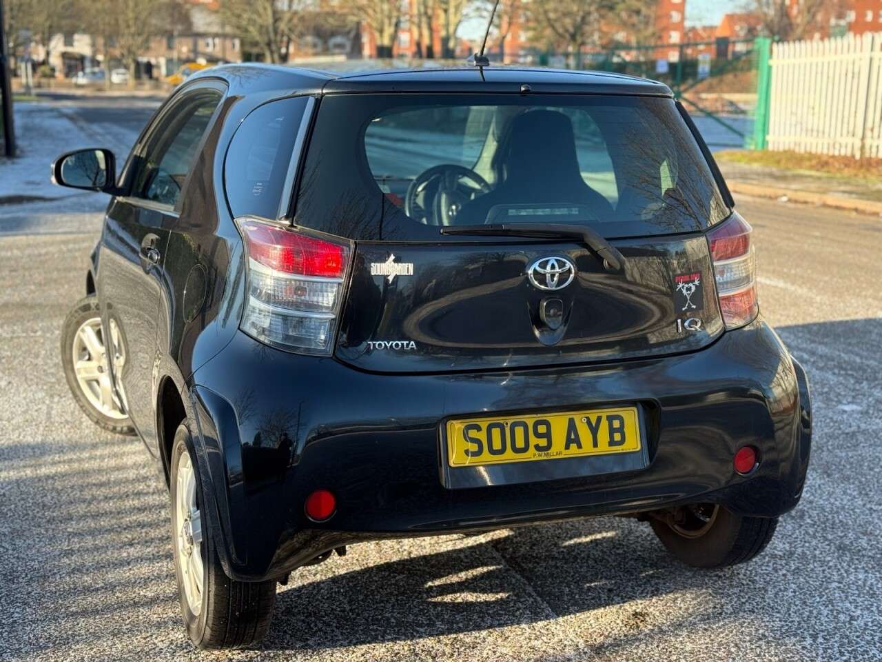 A 2009 TOYOTA IQ 1.0 VVT-i Hatchback 3dr Petrol Manual Euro 4 (68 bhp) ULEZ+SH+MOT+RADIO+PET A 2009 TOYOTA IQ 1.0 VVT-i Hatchback 3dr Petrol Manual Euro 4 (68 bhp) ULEZ+SH+MOT+RADIO+PET