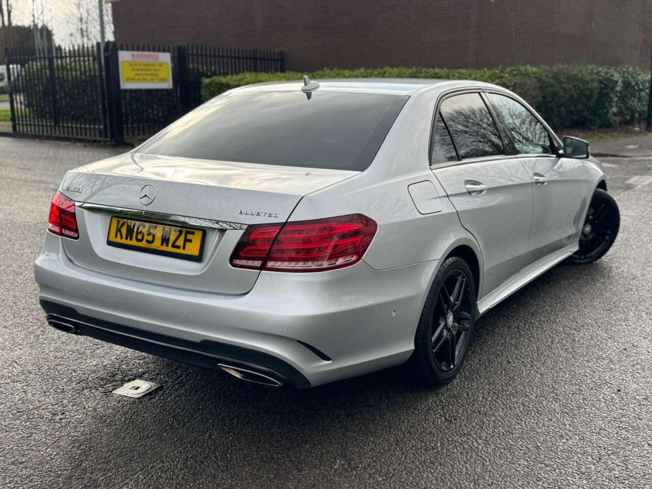 A 2016 MERCEDES-BENZ E-CLASS 3.0 E350 V6 BlueTEC AMG Night Edition Saloon 4dr Diesel G-Tronic+ Euro 6 (s A 2016 MERCEDES-BENZ E-CLASS 3.0 E350 V6 BlueTEC AMG Night Edition Saloon 4dr Diesel G-Tronic+ Euro 6 (s