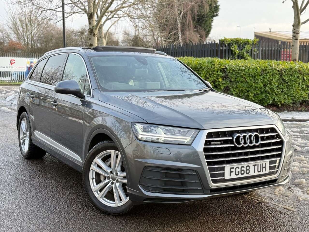 A 2018 AUDI Q7 3.0 TDI V6 50 S line SUV 5dr Diesel Tiptronic quattro Euro 6 (s/s) (286 ps) A 2018 AUDI Q7 3.0 TDI V6 50 S line SUV 5dr Diesel Tiptronic quattro Euro 6 (s/s) (286 ps)