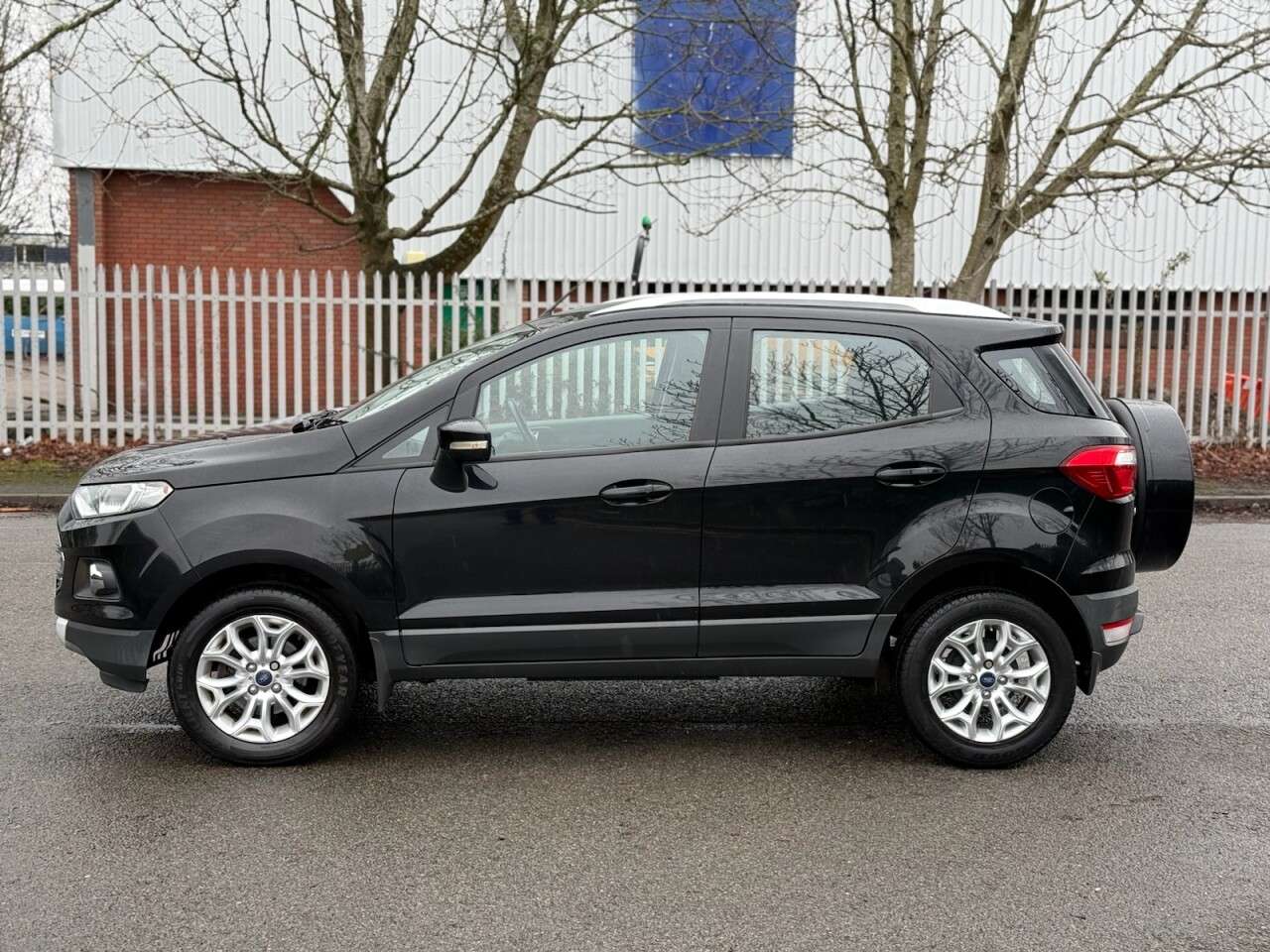 A 2014 FORD ECOSPORT 1.5 Titanium SUV 5dr Petrol Manual 2WD Euro 5 (112 ps) STUNNING+SH+2FRM+BLU A 2014 FORD ECOSPORT 1.5 Titanium SUV 5dr Petrol Manual 2WD Euro 5 (112 ps) STUNNING+SH+2FRM+BLU
