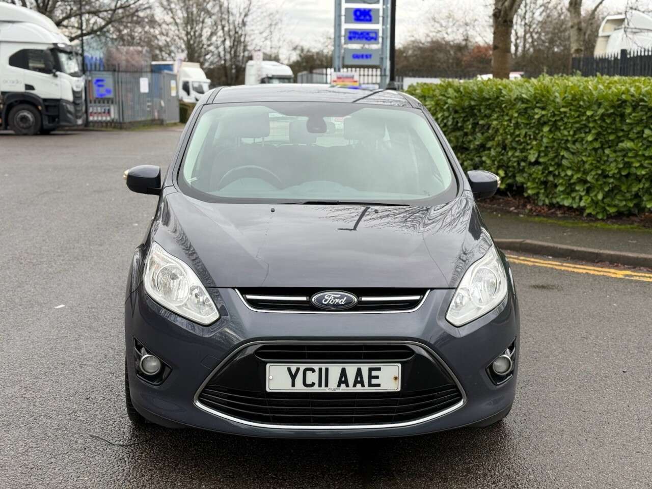 A 2011 FORD C-MAX 1.6 Titanium MPV 5dr Petrol Manual Euro 5 (125 ps) A 2011 FORD C-MAX 1.6 Titanium MPV 5dr Petrol Manual Euro 5 (125 ps)