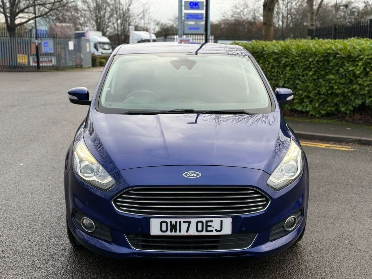 A 2017 FORD S-MAX 2.0 TDCi Titanium MPV 5dr Diesel Manual Euro 6 (s/s) (150 ps) ULEZ+FSH+7 SE A 2017 FORD S-MAX 2.0 TDCi Titanium MPV 5dr Diesel Manual Euro 6 (s/s) (150 ps) ULEZ+FSH+7 SE