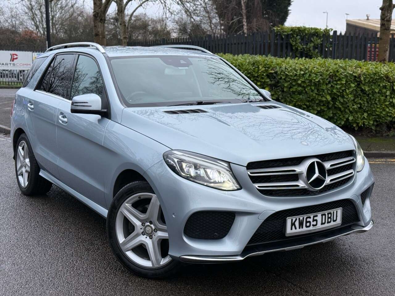 A 2016 MERCEDES-BENZ GLE 3.0 GLE350d V6 AMG Line SUV 5dr Diesel G-Tronic 4MATIC Euro 6 (s/s) (258 ps A 2016 MERCEDES-BENZ GLE 3.0 GLE350d V6 AMG Line SUV 5dr Diesel G-Tronic 4MATIC Euro 6 (s/s) (258 ps