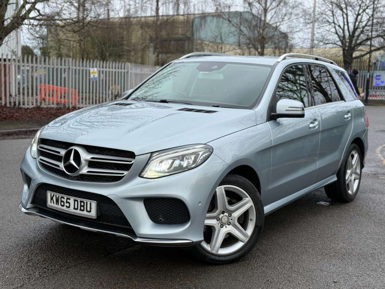A 2016 MERCEDES-BENZ GLE 3.0 GLE350d V6 AMG Line SUV 5dr Diesel G-Tronic 4MATIC Euro 6 (s/s) (258 ps A 2016 MERCEDES-BENZ GLE 3.0 GLE350d V6 AMG Line SUV 5dr Diesel G-Tronic 4MATIC Euro 6 (s/s) (258 ps
