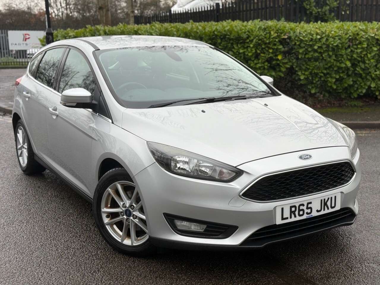 A 2015 FORD FOCUS 1.5 TDCi Zetec Hatchback 5dr Diesel Manual Euro 6 (s/s) (120 ps) A 2015 FORD FOCUS 1.5 TDCi Zetec Hatchback 5dr Diesel Manual Euro 6 (s/s) (120 ps)