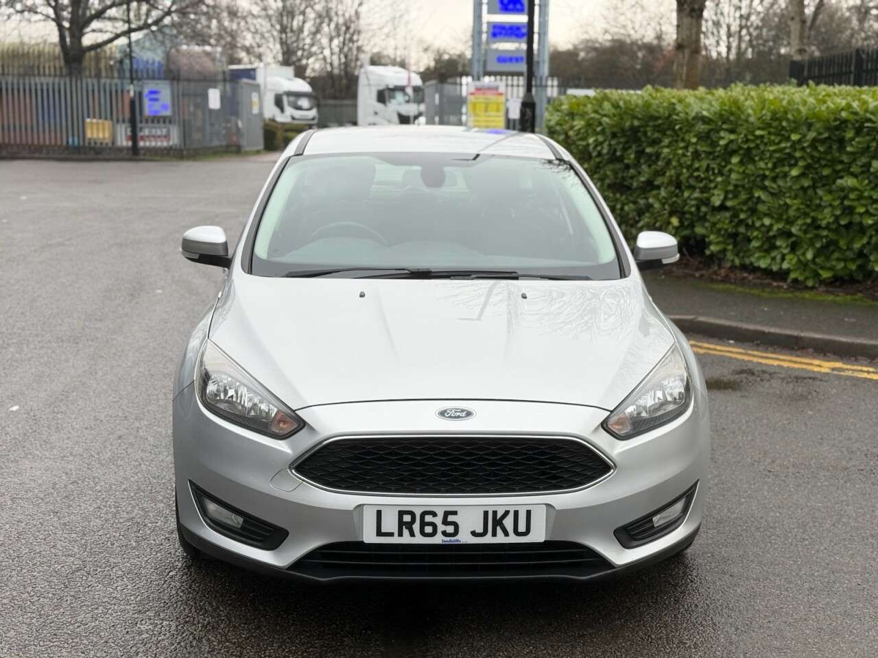 A 2015 FORD FOCUS 1.5 TDCi Zetec Hatchback 5dr Diesel Manual Euro 6 (s/s) (120 ps) A 2015 FORD FOCUS 1.5 TDCi Zetec Hatchback 5dr Diesel Manual Euro 6 (s/s) (120 ps)