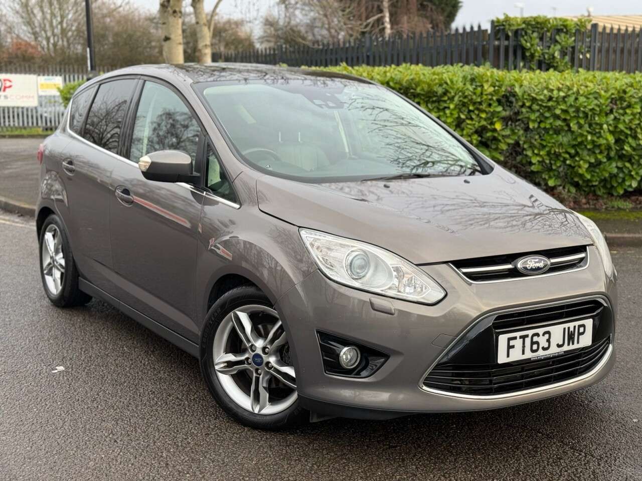A 2014 FORD C-MAX 1.6 TDCi Titanium X MPV 5dr Diesel Manual Euro 5 (115 ps) LOW LOW MILES+PAN A 2014 FORD C-MAX 1.6 TDCi Titanium X MPV 5dr Diesel Manual Euro 5 (115 ps) LOW LOW MILES+PAN
