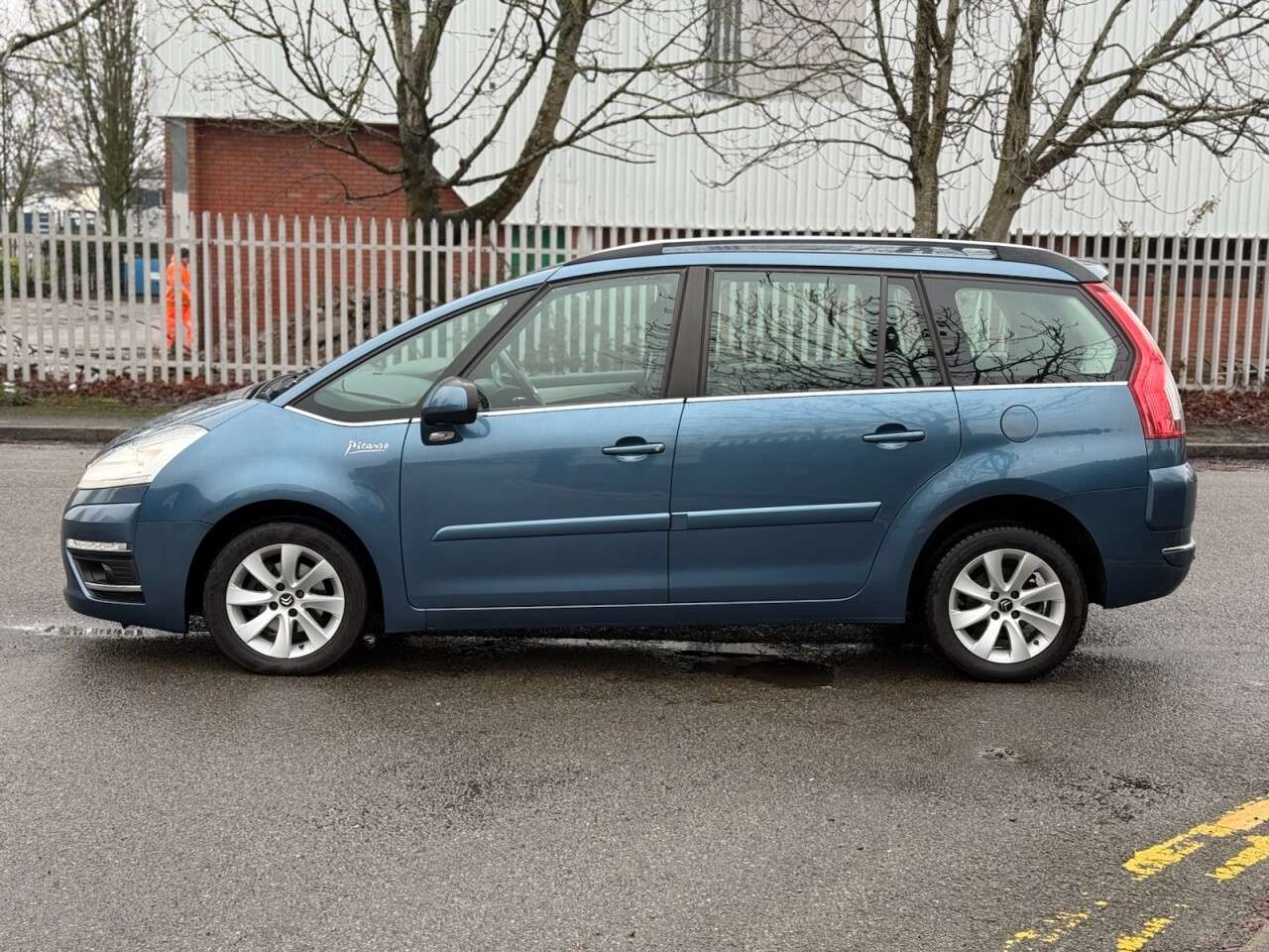 A 2011 CITROEN GRAND C4 PICASSO 1.6 HDi VTR+ MPV 5dr Diesel Manual Euro 5 (110 ps) MPV A 2011 CITROEN GRAND C4 PICASSO 1.6 HDi VTR+ MPV 5dr Diesel Manual Euro 5 (110 ps) MPV