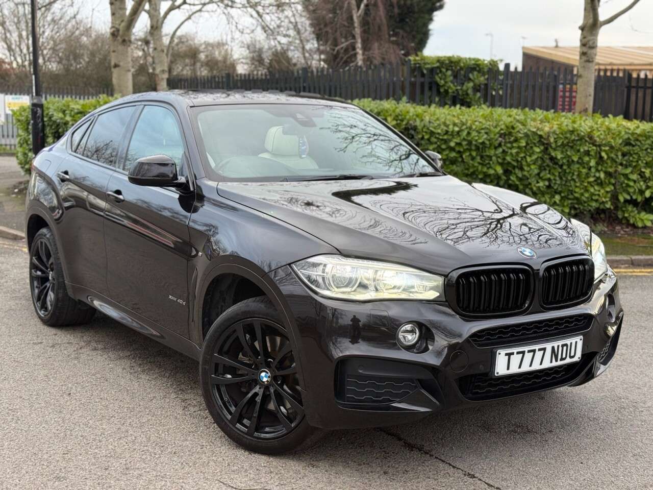 A 2016 BMW X6 3.0 40d M Sport SUV 5dr Diesel Auto xDrive Euro 6 (s/s) (313 ps) A 2016 BMW X6 3.0 40d M Sport SUV 5dr Diesel Auto xDrive Euro 6 (s/s) (313 ps)