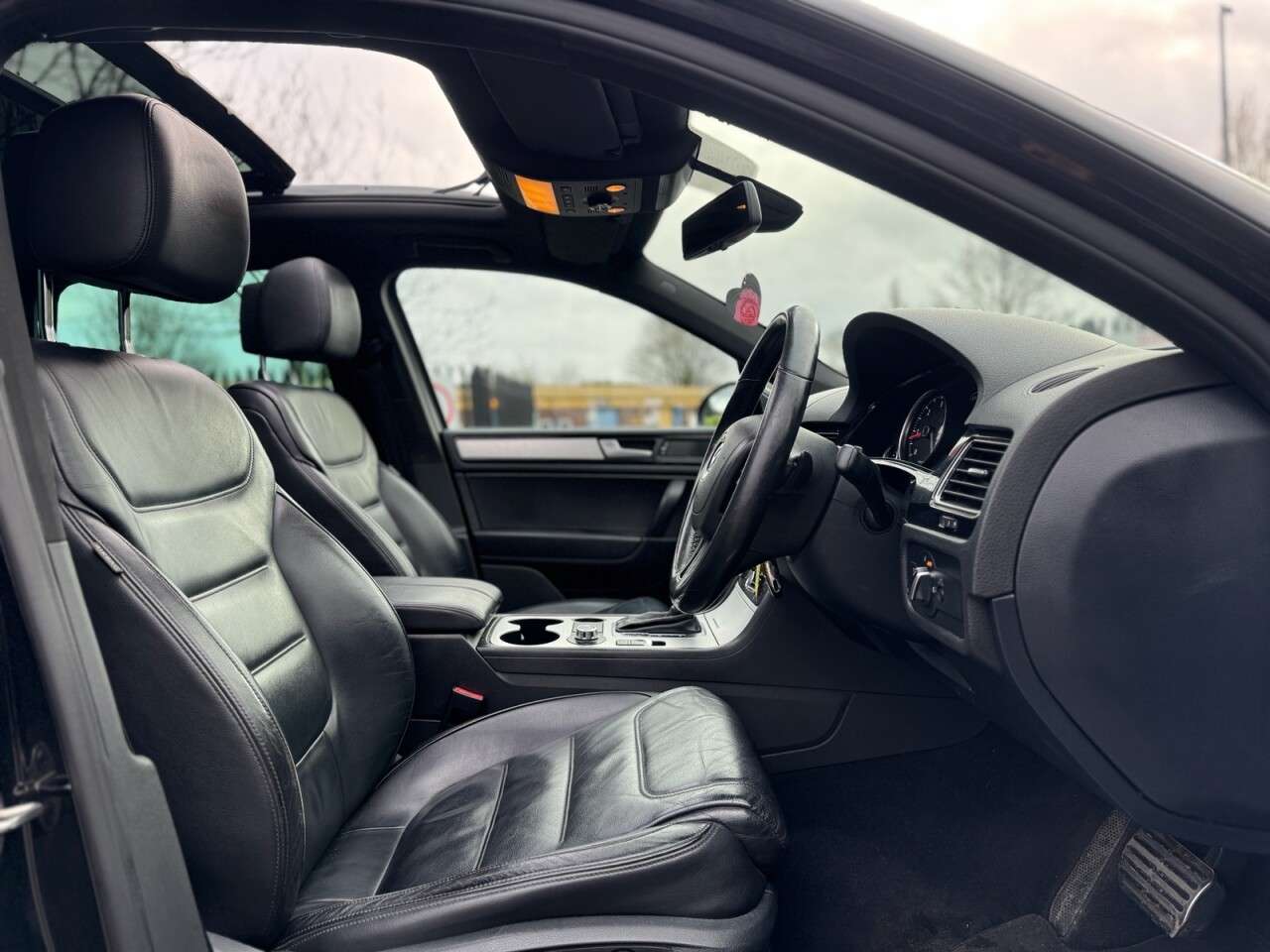 2011 VOLKSWAGEN TOUAREG 2011 VOLKSWAGEN TOUAREG