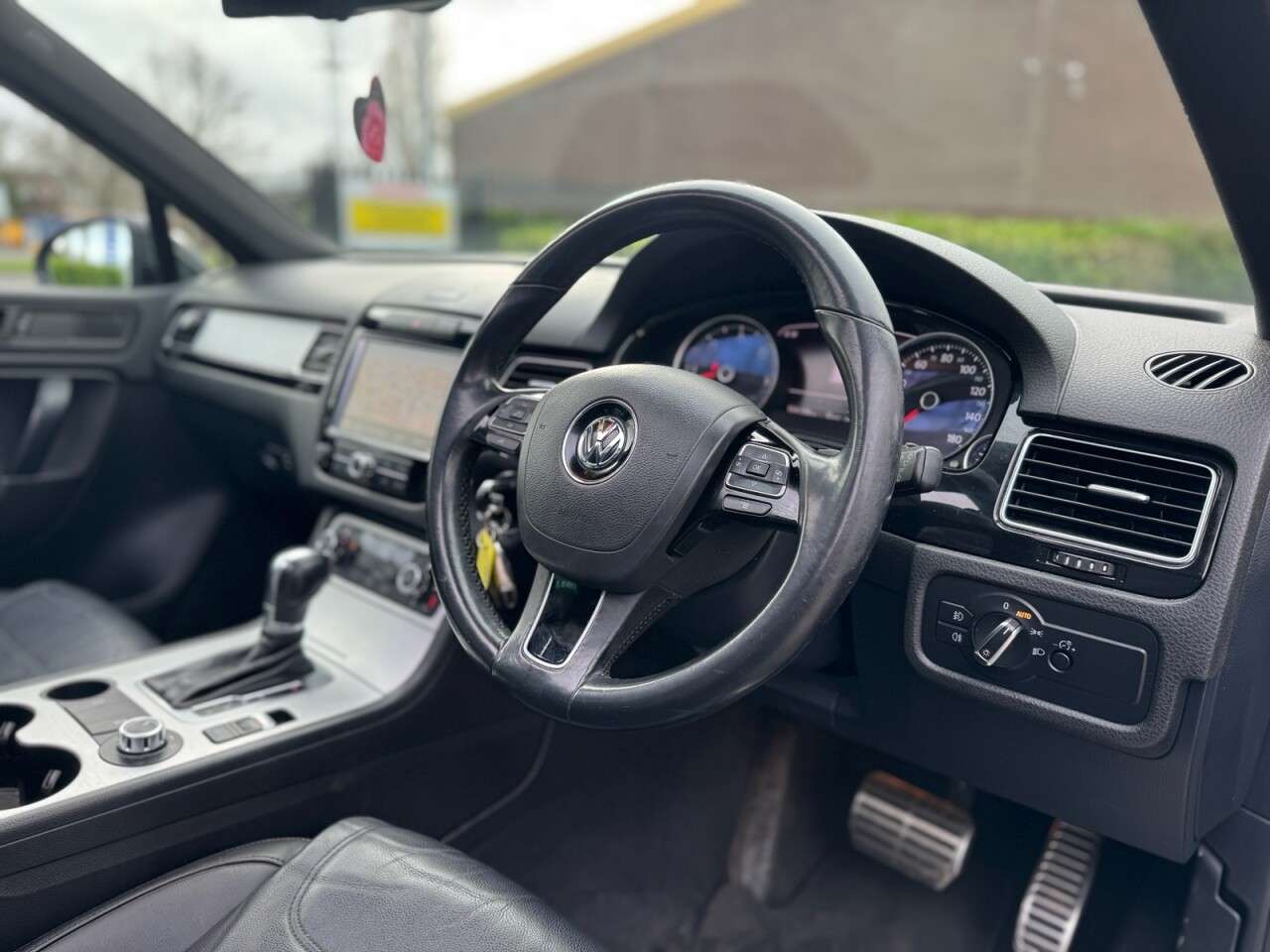 2011 VOLKSWAGEN TOUAREG 2011 VOLKSWAGEN TOUAREG